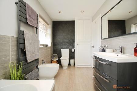 4 bedroom Semi-detached house for sale in Goodes Lane, Syston, LE7