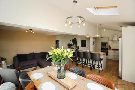 4 bedroom Semi-detached house for sale in Goodes Lane, Syston, LE7