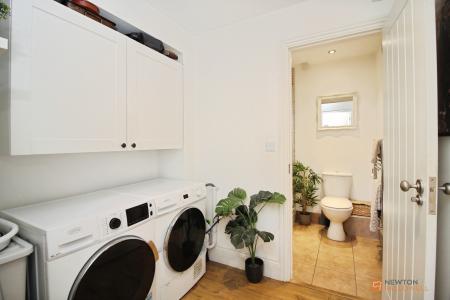 4 bedroom Semi-detached house for sale in Goodes Lane, Syston, LE7