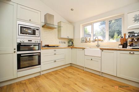 4 bedroom Semi-detached house for sale in Goodes Lane, Syston, LE7