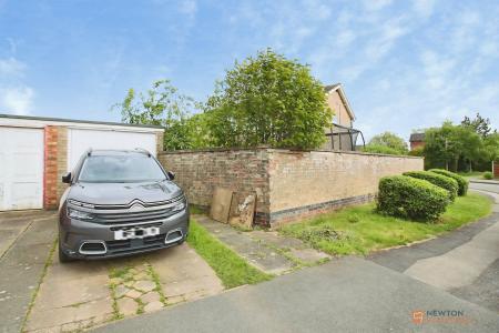 3 bedroom Semi-detached house for sale in Keepers Croft, East Goscote, LE7