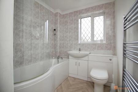 3 bedroom End of terrace house for sale in Harrisons Row, Syston, LE7