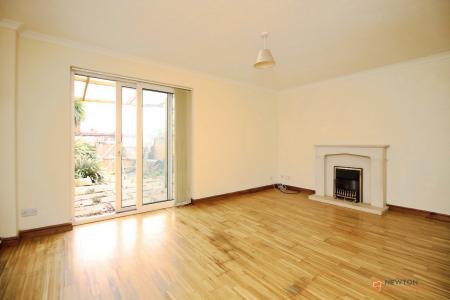 3 bedroom End of terrace house for sale in Harrisons Row, Syston, LE7