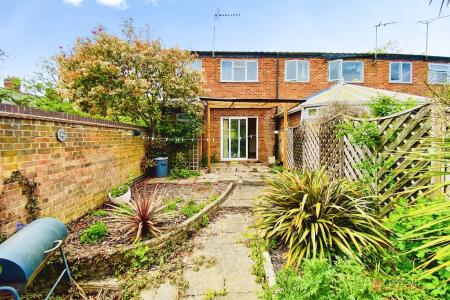 3 bedroom End of terrace house for sale in Harrisons Row, Syston, LE7