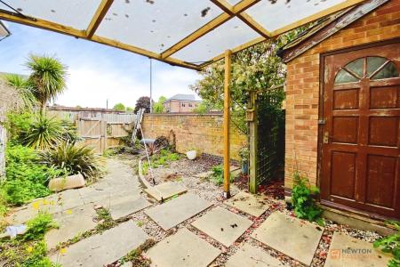 3 bedroom End of terrace house for sale in Harrisons Row, Syston, LE7