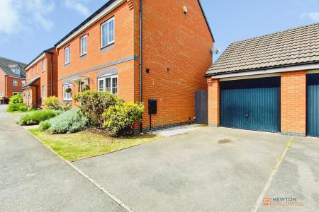3 bedroom Detached house for sale in Sandpit Drive, Birstall, LE4