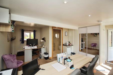 4 bedroom Detached bungalow for sale in Syston Road, Queniborough, LE7