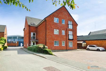 2 bedroom Flat for sale in White Hart Close, Thurmaston, LE4