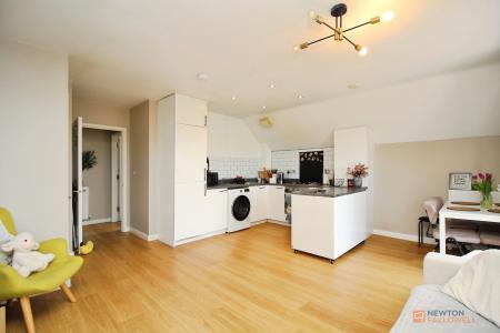 2 bedroom Flat for sale in White Hart Close, Thurmaston, LE4