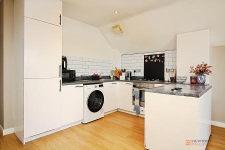 2 bedroom Flat for sale in White Hart Close, Thurmaston, LE4