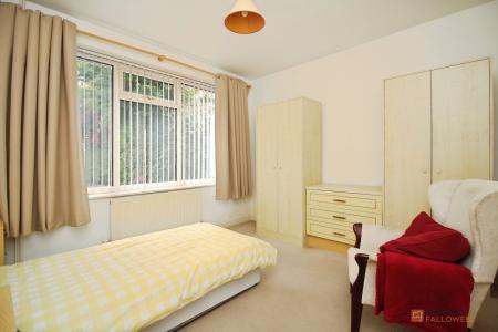 3 bedroom Semi-detached bungalow for sale in Margaret Close, Thurmaston, LE4