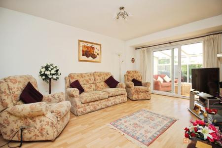 3 bedroom Semi-detached bungalow for sale in Margaret Close, Thurmaston, LE4