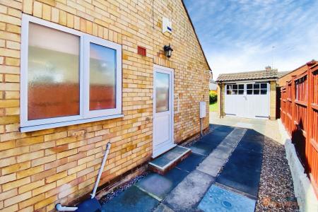3 bedroom Semi-detached bungalow for sale in Margaret Close, Thurmaston, LE4
