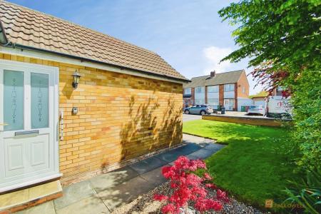 3 bedroom Semi-detached bungalow for sale in Margaret Close, Thurmaston, LE4