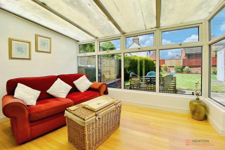 3 bedroom Semi-detached bungalow for sale in Margaret Close, Thurmaston, LE4