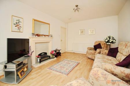 3 bedroom Semi-detached bungalow for sale in Margaret Close, Thurmaston, LE4