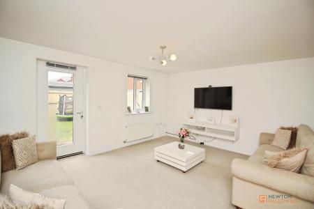 3 bedroom Town house for sale in Linacre Crescent, Syston, LE7