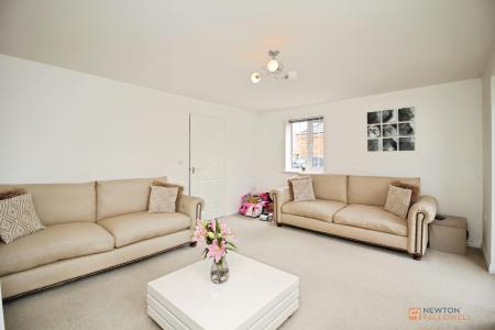 3 bedroom Town house for sale in Linacre Crescent, Syston, LE7
