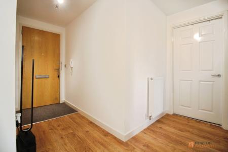 2 bedroom Flat for sale in White Hart Close, Thurmaston, LE4