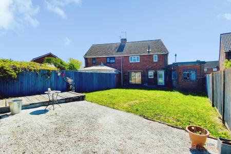 3 bedroom Semi-detached house for sale in Bradgate Avenue, Thurmaston, LE4