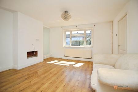 3 bedroom Semi-detached house for sale in Bradgate Avenue, Thurmaston, LE4