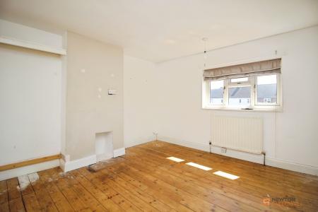 3 bedroom Semi-detached house for sale in Bradgate Avenue, Thurmaston, LE4
