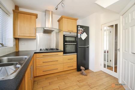 5 bedroom Semi-detached house for sale in Farriers Way, East Goscote, LE7
