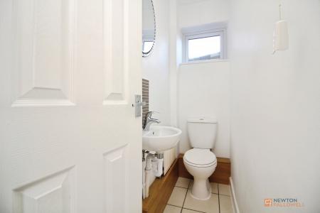 5 bedroom Semi-detached house for sale in Farriers Way, East Goscote, LE7