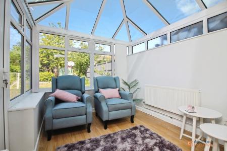 5 bedroom Semi-detached house for sale in Farriers Way, East Goscote, LE7