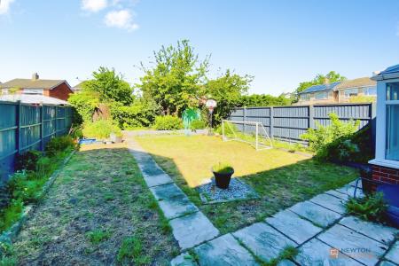 5 bedroom Semi-detached house for sale in Farriers Way, East Goscote, LE7