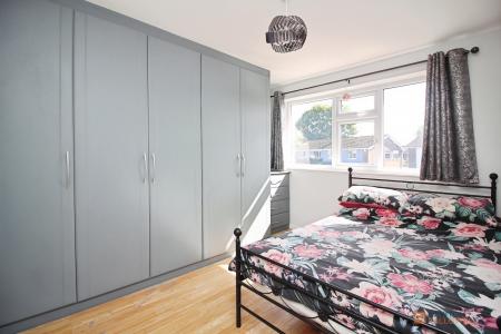 5 bedroom Semi-detached house for sale in Farriers Way, East Goscote, LE7