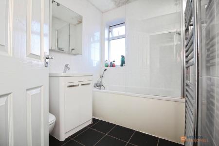 5 bedroom Semi-detached house for sale in Farriers Way, East Goscote, LE7