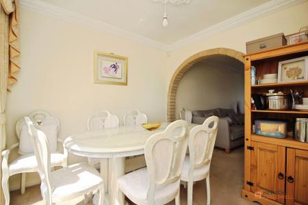 3 bedroom Semi-detached house for sale in Denegate Avenue, Birstall, LE4