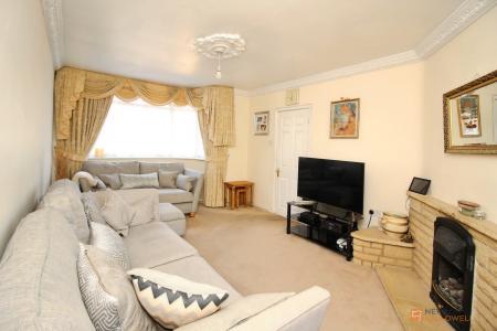 3 bedroom Semi-detached house for sale in Denegate Avenue, Birstall, LE4