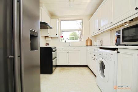 3 bedroom Semi-detached house for sale in Denegate Avenue, Birstall, LE4