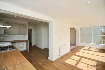 3 bedroom Semi-detached bungalow for sale in College Road, Syston, LE7