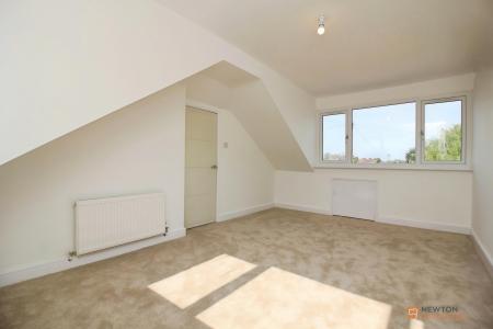 3 bedroom Semi-detached bungalow for sale in College Road, Syston, LE7