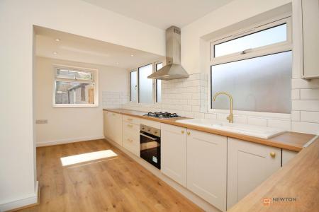 3 bedroom Semi-detached bungalow for sale in College Road, Syston, LE7