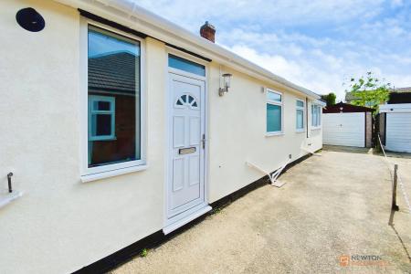 3 bedroom Semi-detached bungalow for sale in College Road, Syston, LE7