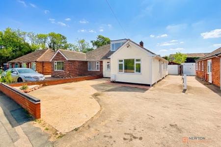 3 bedroom Semi-detached bungalow for sale in College Road, Syston, LE7