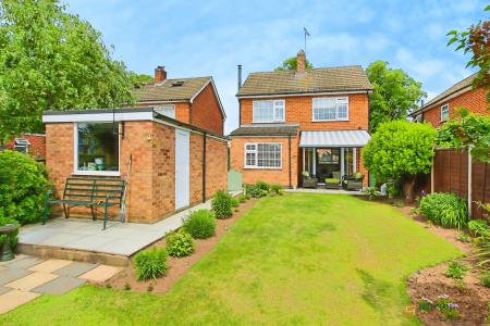3 bedroom Detached house for sale in Barkby Road, Syston, LE7