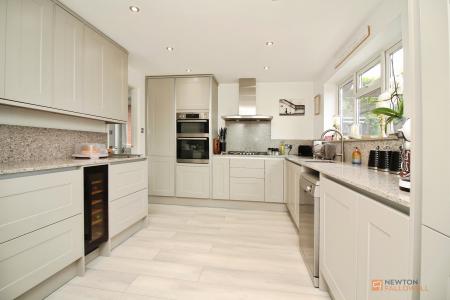 5 bedroom Detached house for sale in Rupert Crescent, Queniborough, LE7
