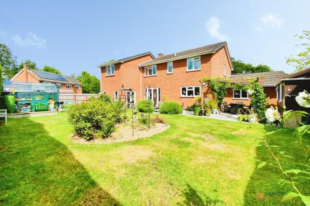 5 bedroom Detached house for sale in Rupert Crescent, Queniborough, LE7