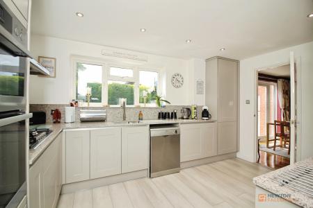 5 bedroom Detached house for sale in Rupert Crescent, Queniborough, LE7