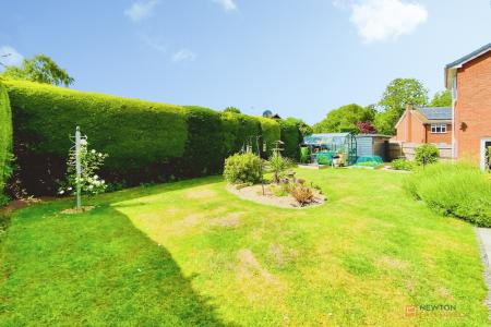 5 bedroom Detached house for sale in Rupert Crescent, Queniborough, LE7