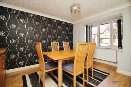 4 bedroom Detached house for sale in Trillium Close, Hamilton, LE5