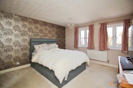 4 bedroom Detached house for sale in Trillium Close, Hamilton, LE5