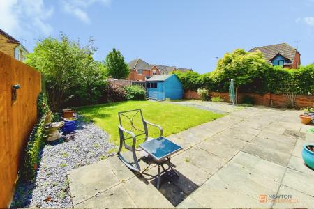 4 bedroom Detached house for sale in Trillium Close, Hamilton, LE5