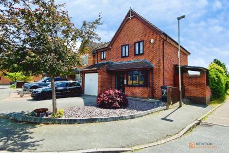 4 bedroom Detached house for sale in Trillium Close, Hamilton, LE5