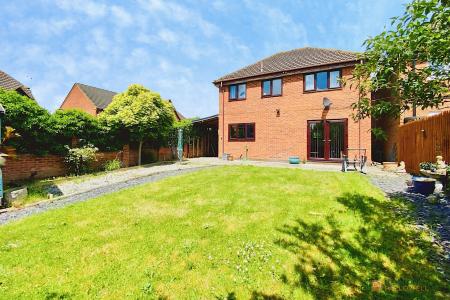 4 bedroom Detached house for sale in Trillium Close, Hamilton, LE5